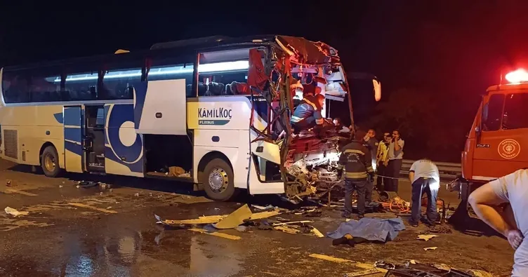 Otobüs TIR’la çarpıştı: 2 ölü, 22 yaralı