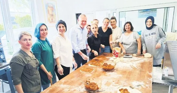 Belediye Başkanı lahmacun yaptı