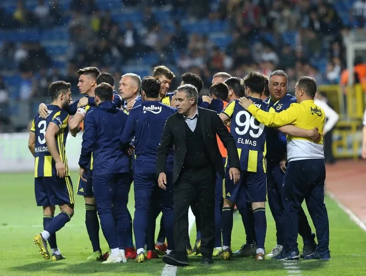 Ersun Yanal üstlerini çizdi! Fenerbahçe’de 10 isim yolcu