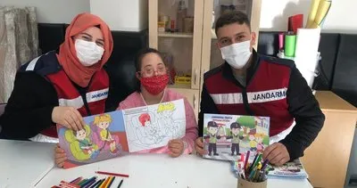 Jandarma özel çocuklara boyama kitabı dağıttı