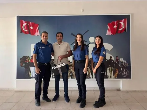 gazi-polis-memurlarina-meslektaslarindan-anlamli-ziyaret-1789901862932.jpg