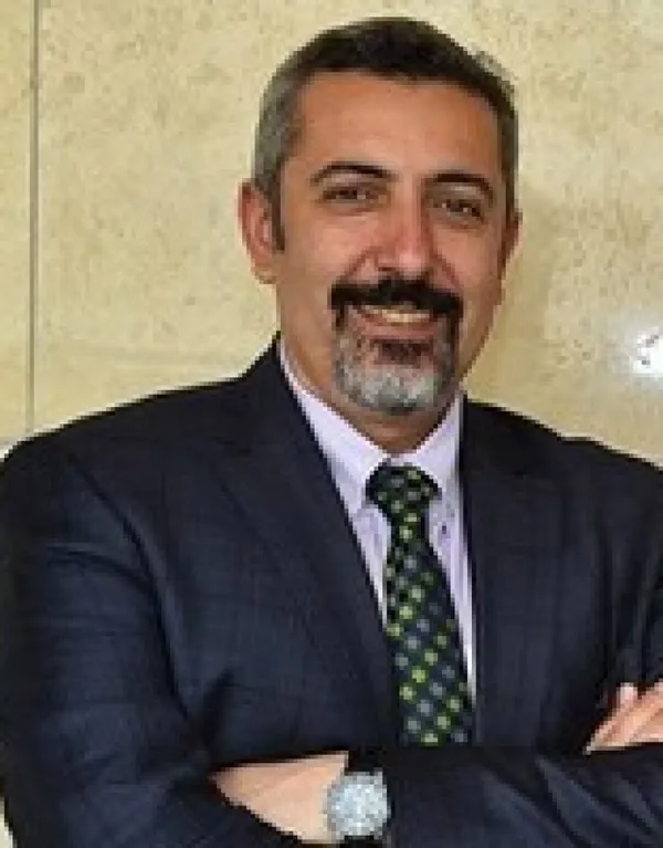 izbbde-deprem-once-karisi-simdi-de-kocasi-gitti-tugay-velibeyoglu-ailesi-ile-yollarini-ayirdi-1783411681381.jpg