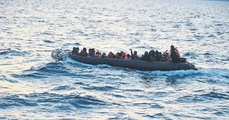 Ayvalık’ta 40 göçmen kurtarıldı