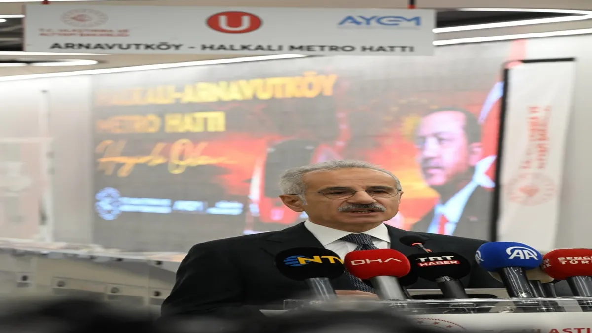 Halkalı-İstanbul Havalimanı Metro Hattı'nın yeni etabı hizmete açıldı.