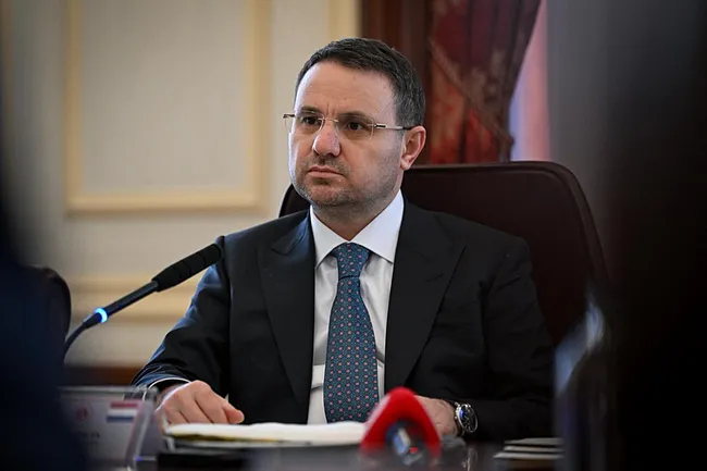 bakan-gurlek-a-habere-konustu-suca-suruklenen-cocuklarin-cezasi-artirilacak-1776367320598.jpeg Bakan Gürlek A Haber’e konuştu: Suça sürüklenen çocukların cezası artırılacak