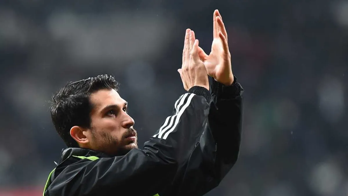 Beşiktaşlı futbolcu Necip Uysal, ikinci kez baba oldu! Beşiktaşlı futbolcu Necip Uysal, ikinci kez baba oldu!