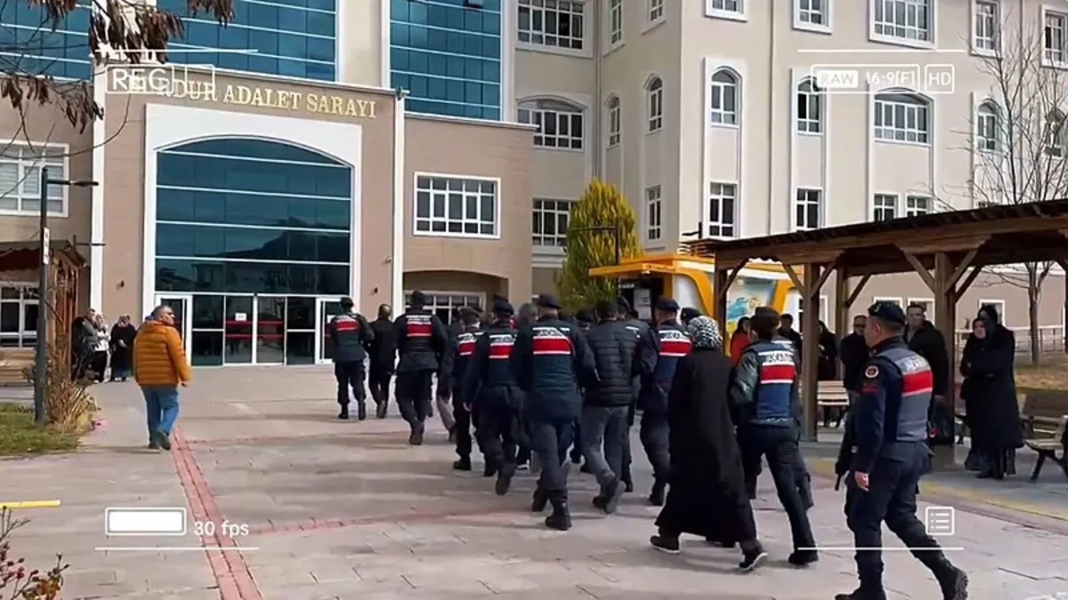 22 ilde FETÖ “Kıskaç 38” operasyonu: 24 kişi tutuklandı 22 ilde FETÖ “Kıskaç 38” operasyonu: 24 kişi tutuklandı