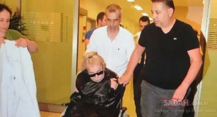 Son dakika haberi: Üzüntüden hastaneye kaldırılan Zerrin Özer’e bir şok daha! Murat Akıncı çıplak fotoğraflarını göndermiş