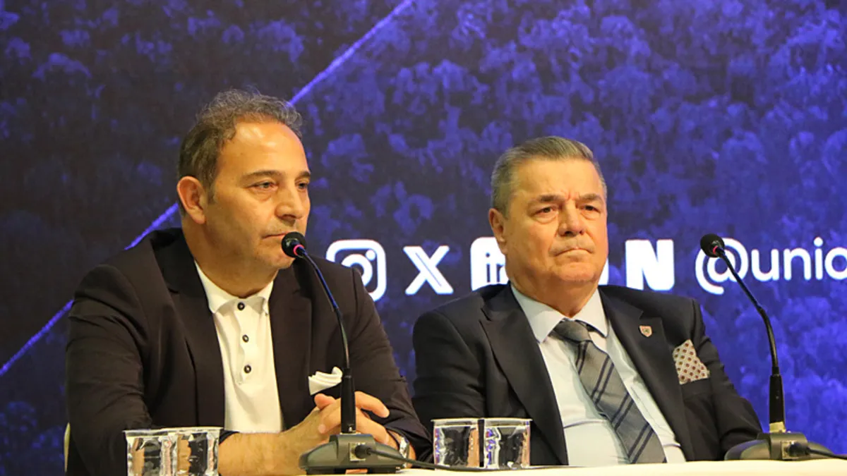 Samsunspor’dan transfer açıklaması: Mutlaka takviyeler yapacağız Samsunspor’dan transfer açıklaması: Mutlaka takviyeler yapacağız