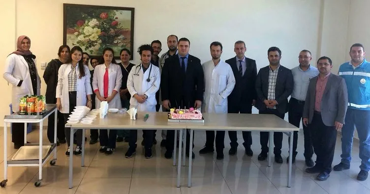 Sağlık çalışanları tıp bayramını kutladı