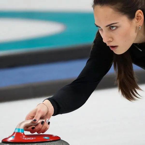 Rus sporcu Anastasia Bryzgalova güzelliği ile büyüledi