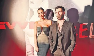 Yeni albümün ilk şarkısını tanıttı