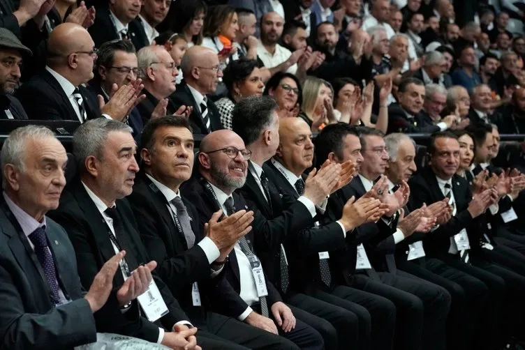 Son dakika haberleri: Beşiktaş’ın yeni başkanı Hasan Arat ilk konuşmasını yaptı! Taraftarın beklediği mesajı verdi…