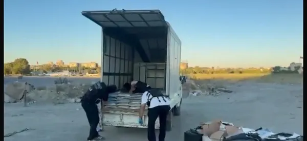 zeytinburnunda-uyusturucuya-gecit-yok-aractan-83-kilo-skunk-cikti-1787295778814.jpg