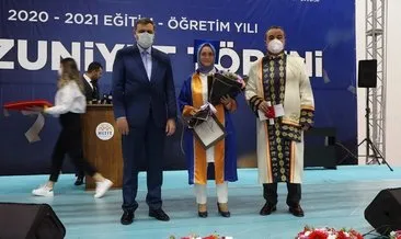 Hayalinin önünde kimse duramadı! 52 yaşında üniversiteyi birincilikle bitirdi