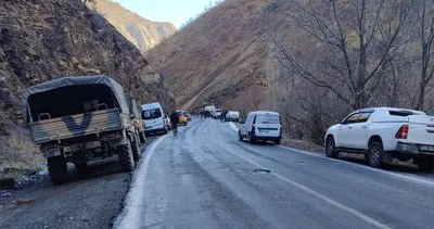 Şırnak’ta askeri araç yan yattı: 2 yaralı #sirnak