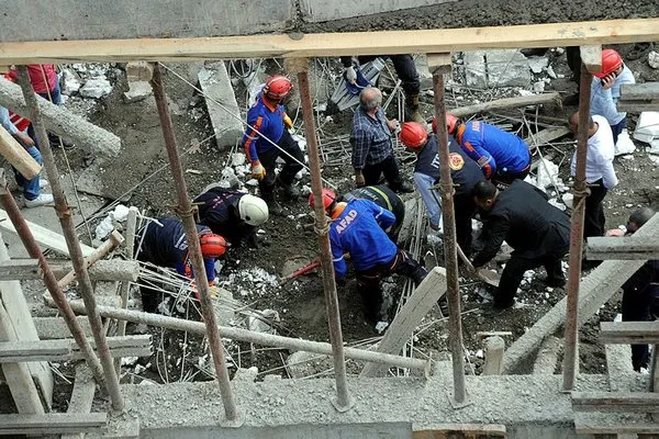 İnşaatta göçük meydana geldi: 2 ölü, 5 yaralı