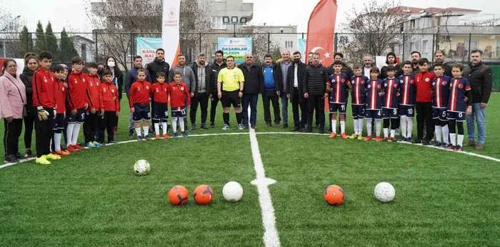 ‘Mahallede maç var’ 23 Nisan Futbol Turnuvası Manisa’da başladı
