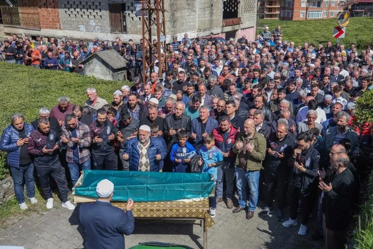 Trabzonspor’un inşaattan düşerek ölen altyapı futbolcusu Mirkan son yolcuğuna uğurlandı
