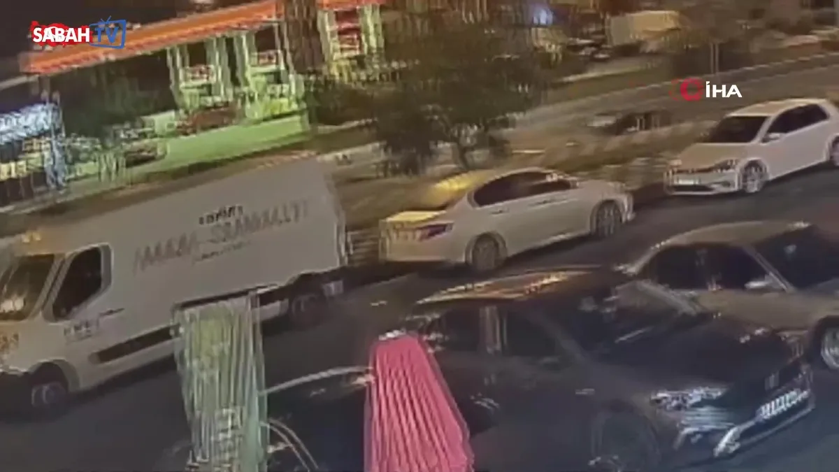 Metrelerce sürüklendiği kazayı yara almadan atlattı | Video videosunu izle Metrelerce sürüklendiği kazayı yara almadan atlattı | Video videosunu izle