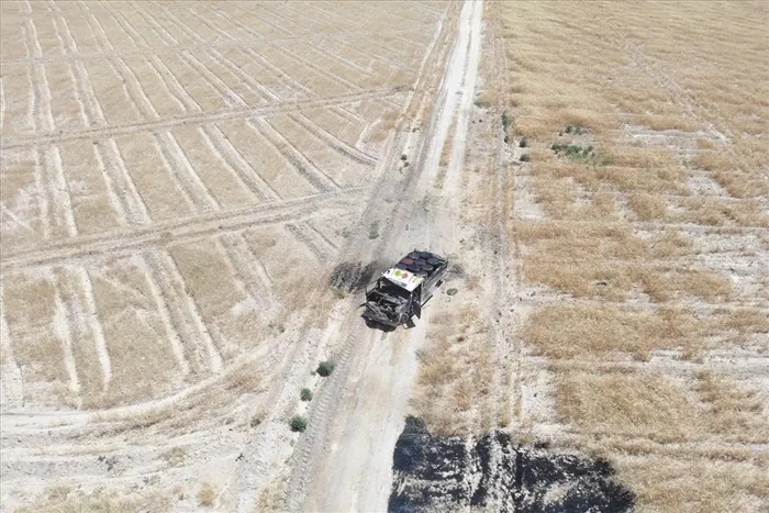 son-dakika-pkknin-kalles-saldirisi-boyle-onlendi-komandolar-bomba-yuklu-kamyonu-vurdu-1593067433367.jpeg Son dakika: PKK'nın kalleş saldırısı böyle önlendi! Komandolar bomba yüklü kamyonu vurdu...