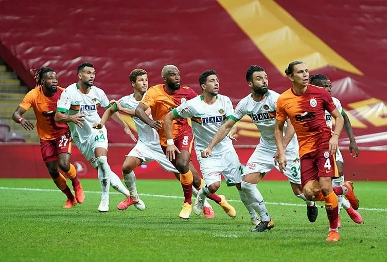 Galatasaray’da kadroya alınmayan yıldız kriz çıkardı!