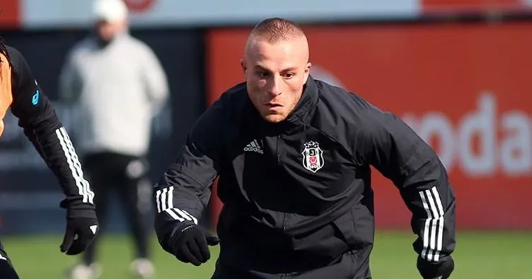 Son dakika: Beşiktaş’a derbi öncesi Gökhan Töre’den kötü haber
