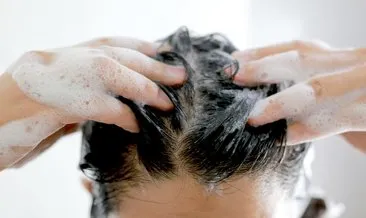 “Saçlarınızı kaç kez şampuanlıyorsunuz?” Bu sorunun cevabı sağlıksız saçların sebebi olabilir! Sakın bunu yapmayın...