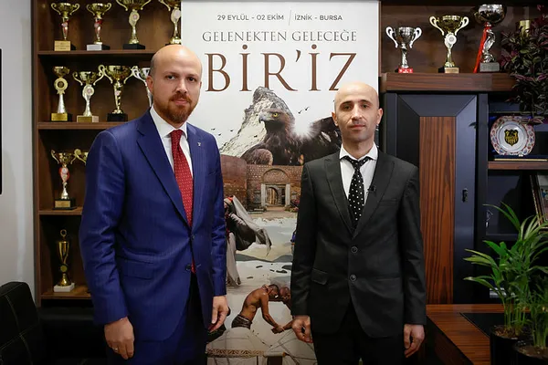 bilal-erdogan-15-temmuz-ihanetine-ailecek-direndik-1668656970213.jpg Bilal Erdoğan o gece yaşananları ilk kez SABAH'a anlattı: 15 Temmuz ihanetine ailecek direndik