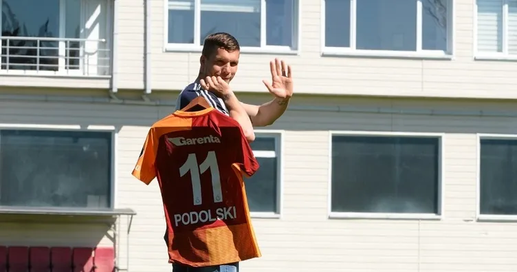 Podolski: Gidiyorum, ama döneceğim