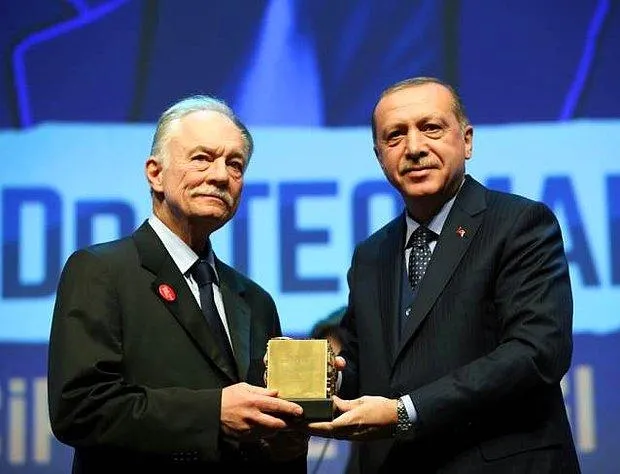 profdr-teoman-duraliya-veda-fikir-cilesi-ile-yogrulmus-onurlu-durus-1638879747591.jpg