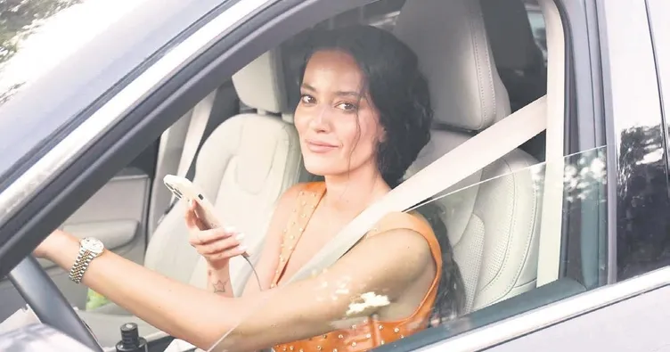 ‘Partiye geç kaldım, sonra konuşuruz’