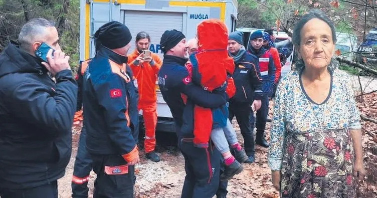 Birbirlerine sarılmış halde bulundular