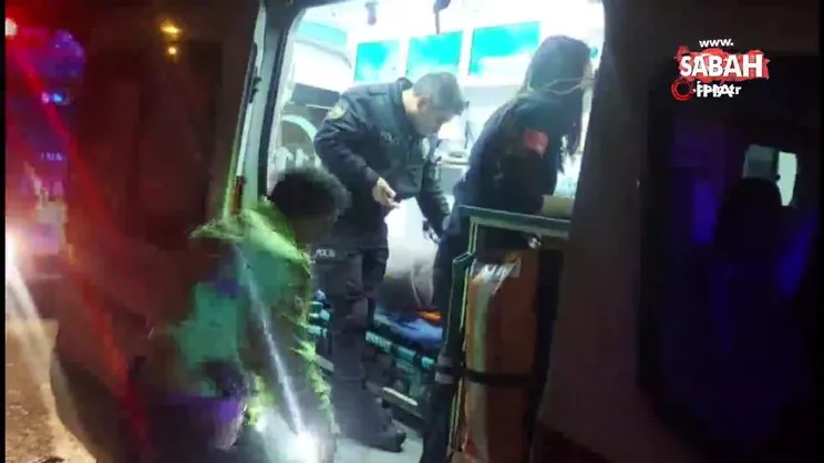 TEM Otoyolu'nda kontrolden çıkan kuruyemiş yüklü tır bariyerlere girdi | Video