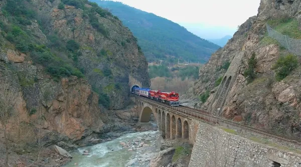 turistik-karaelmas-ekspresi-yeniden-raylara-iniyor-1790670893473.jpeg