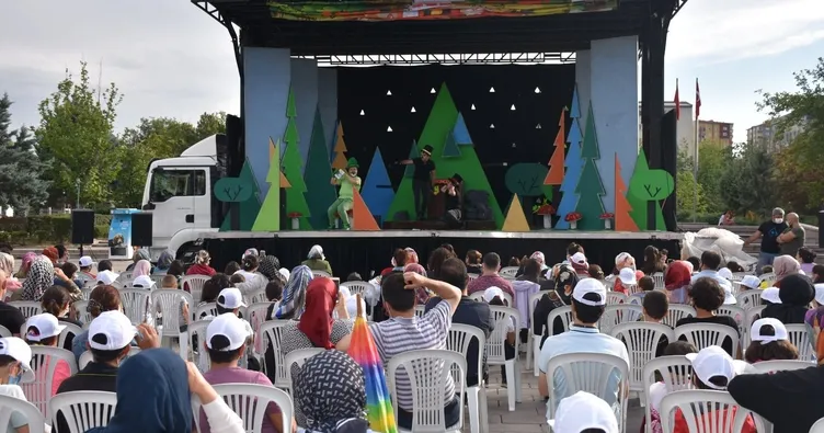 Kırıkkale’de çocukların tiyatro heyecanı