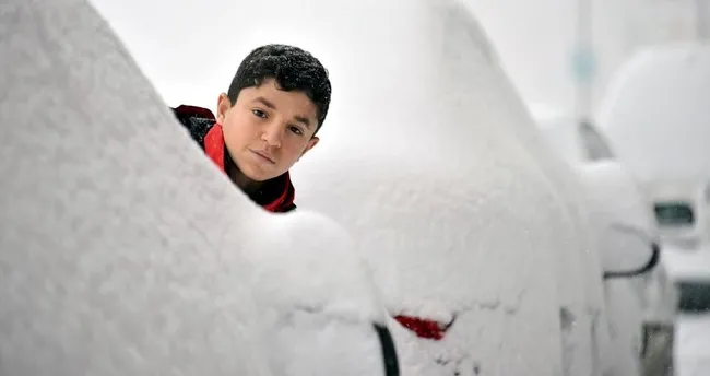 Kar geliyor... Okullar tatil olacak mı?