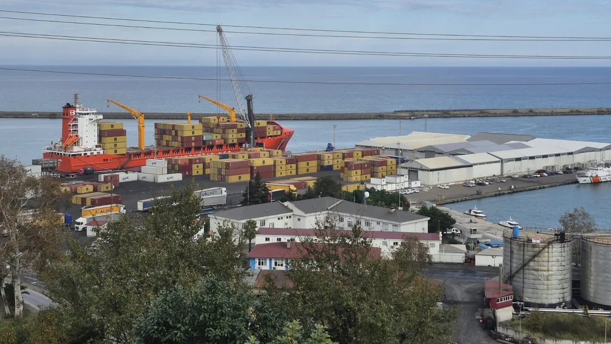 Doğu Karadeniz’den rekor başlangıç! Yılın ilk ayında 125,5 milyon dolarlık ihracat Doğu Karadeniz’den rekor başlangıç! Yılın ilk ayında 125,5 milyon dolarlık ihracat