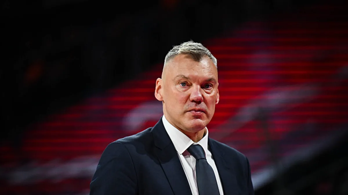 Sarunas Jasikevicius, Dubai’de mahsur kaldı!