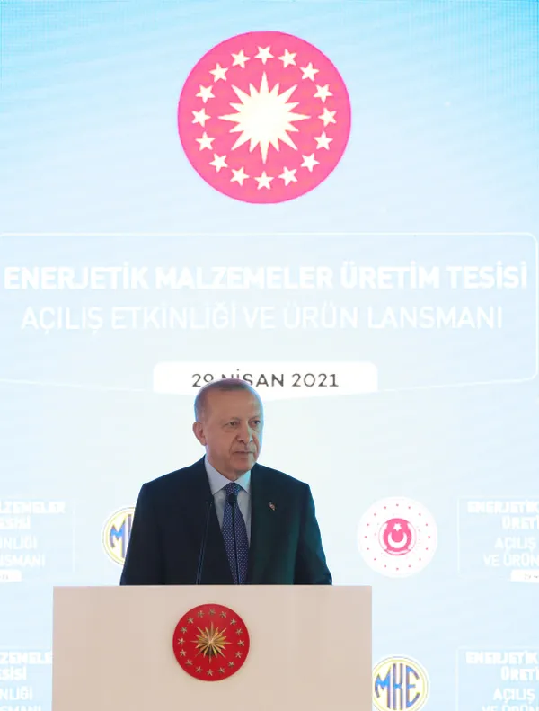 son-dakika-baskan-erdogan-tek-tek-siraladi-esnaf-memur-ve-emeklilere-mujde-1619715438067.jpg