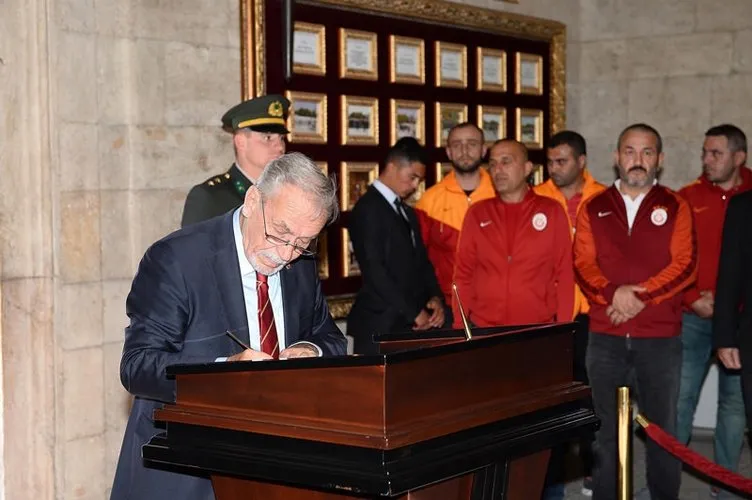 Galatasaraylı yöneticiler Anıtkabir’i ziyaret etti