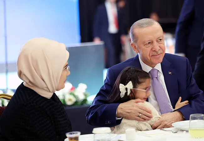 son-dakika-devlet-himayesindeki-cocuklarla-iftar-baskan-erdogan-turkiye-yuzyili-sizin-olacak-1742066115465.jpeg
