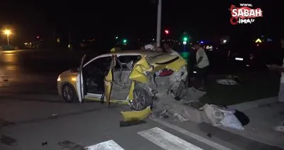 Tur minibüsü ticari taksiyle çarpıştı: 2’si turist 3 yaralı | Video