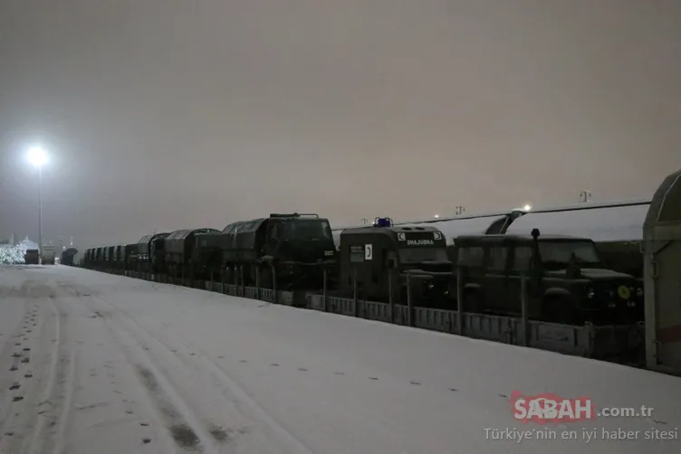 Sakarya'dan yola çıkan askeri araçlar da Suriye sınırına ulaştı