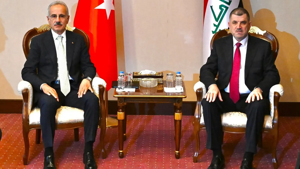 Ulaştırma ve Altyapı Bakanı Abdulkadir Uraloğlu ve Irak Ulaştırma Bakanı Vehb Selman el-Hasenî bir araya geldi.