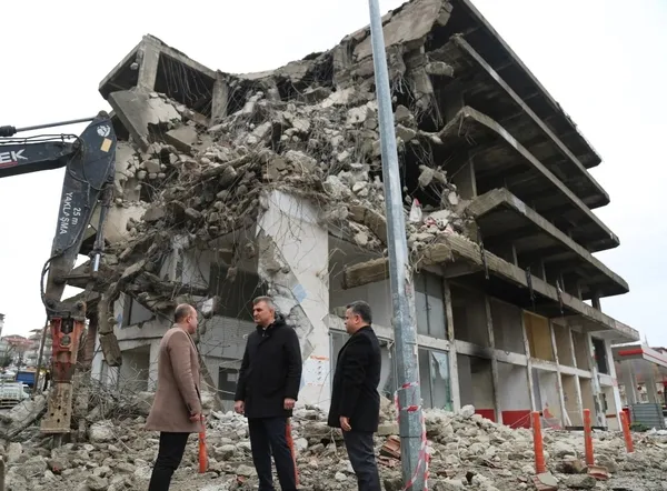 can-guvenligini-tehdit-eden-90-bina-yikildi-1641234087423.jpeg