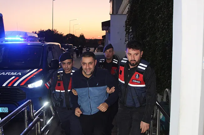 cukurova-belediye-baskani-emrah-kozay-gorevden-uzaklastirildi-1792777101366.jpeg