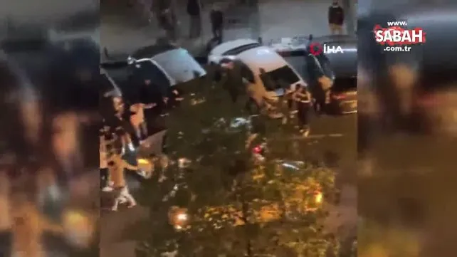 Beyoğlu'nda yol kapatıp halay çeken şahıslar kamerada | Video