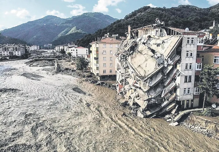 SON DAKİKA! Bakan Kurum: Sözümüzü tuttuk ilçeleri ayağa kaldırdık! Selin vurduğu Bozkurt Karadeniz’in Bodrum’u oldu