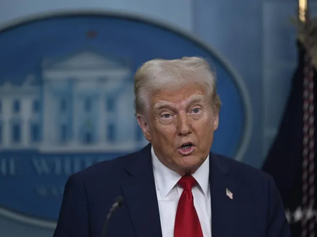 trumptan-yaptirim-tehdidi-gronland-konusunda-bizimle-ayni-fikirde-olmayan-ulkelere-uygulayabilirim-1768595614215.jpg Trump’tan yaptırım tehdidi: